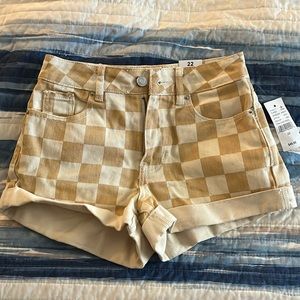 NWT. Pacsun mom shorts. Tan checkered. Size 22
